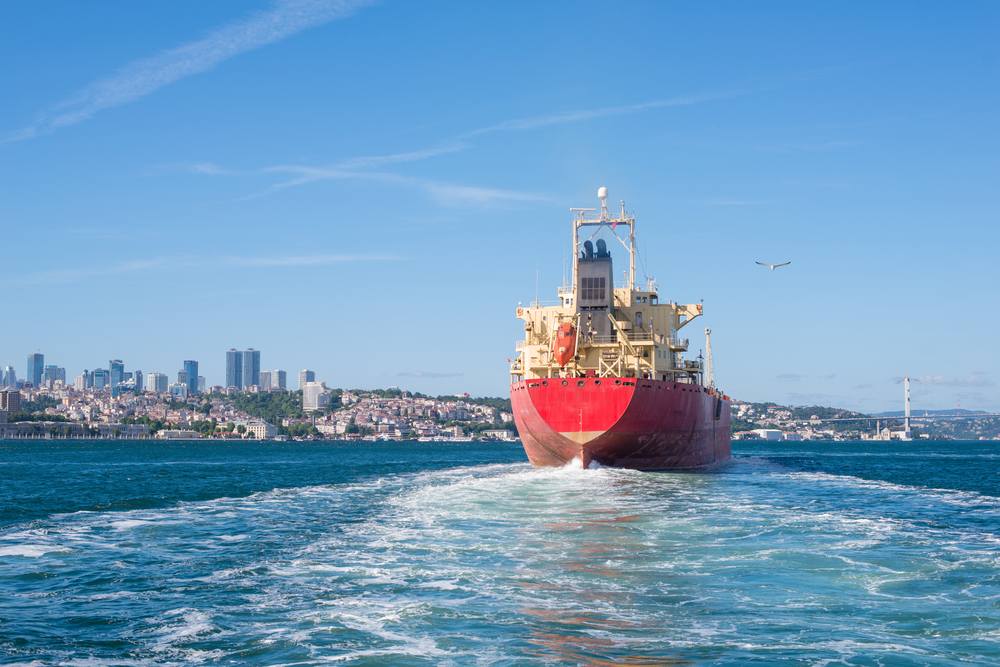 Navegação de cabotagem: o que é, vantagens e impacto econômico